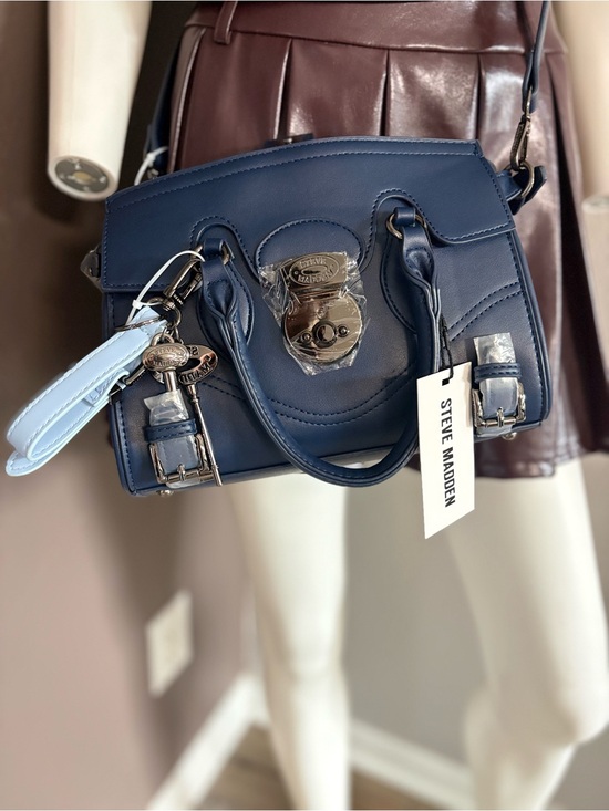 Steve Madden Handbags - Steve Madden Navy Bclipp Satchel